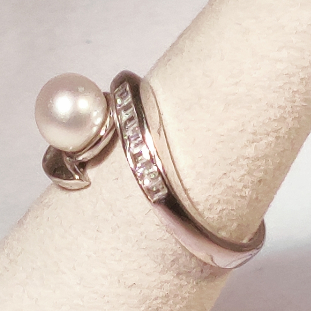 Vantel Pearls Illumination Ring View 5